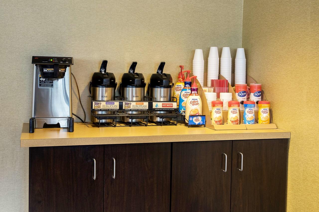 Red Roof Inn Utica - thumb 2