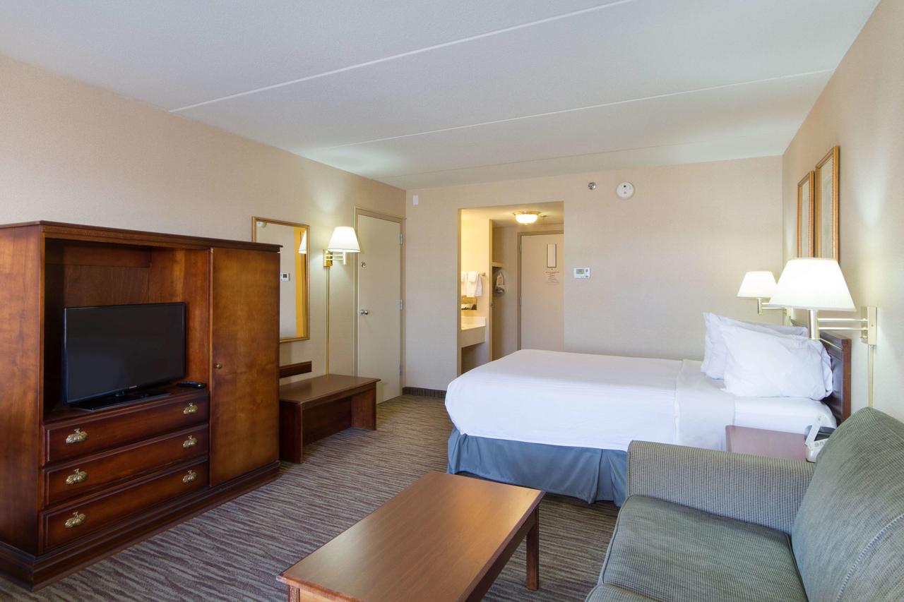 Days Hotel By Wyndham Buffalo Airport - thumb 42