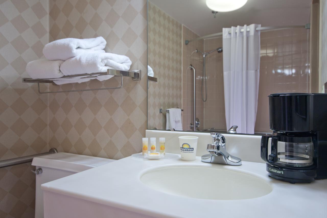 Days Hotel By Wyndham Buffalo Airport - thumb 19