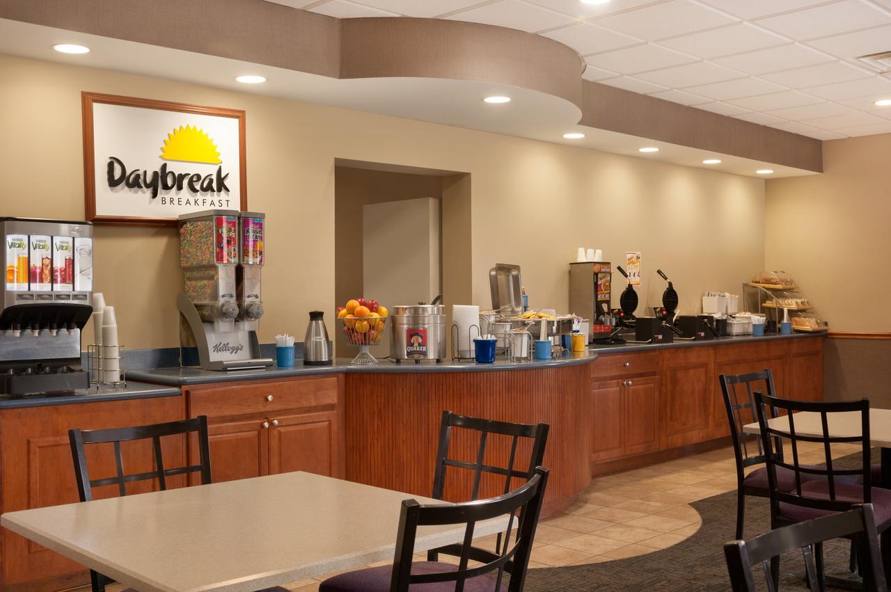 Days Hotel By Wyndham Buffalo Airport - thumb 3