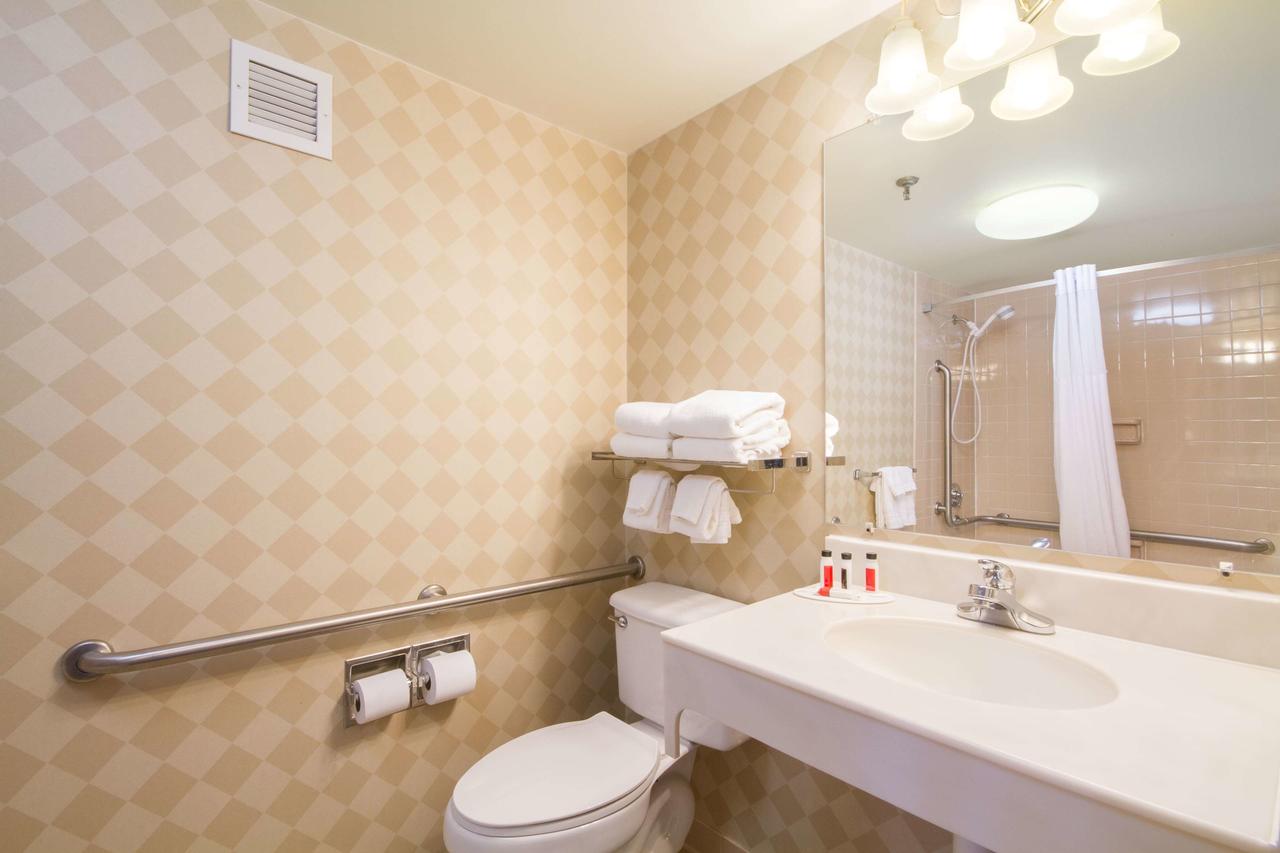 Days Hotel By Wyndham Buffalo Airport - thumb 34