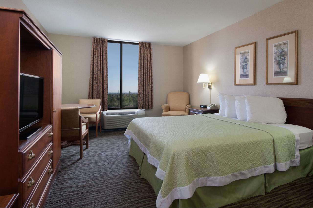 Days Hotel By Wyndham Buffalo Airport - thumb 21