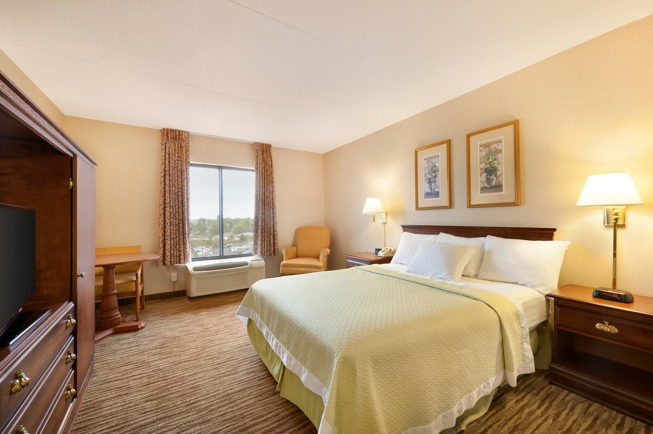 Days Hotel By Wyndham Buffalo Airport - thumb 13