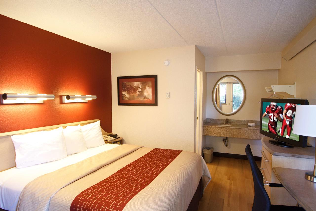 Red Roof Inn Albany Airport - thumb 7