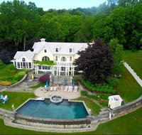 31 Acre Hudson River Estate - Tourism Bookings