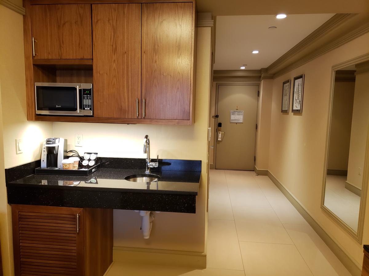 The Belvedere Hotel - thumb 18