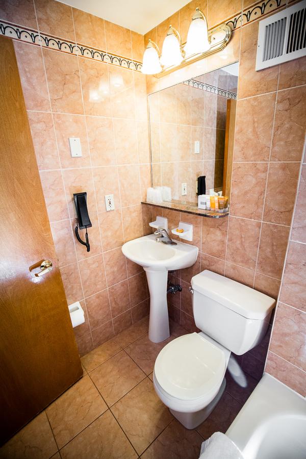 The Belvedere Hotel - thumb 43