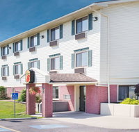 Super 8 by Wyndham Massena NY - USA Accommodation