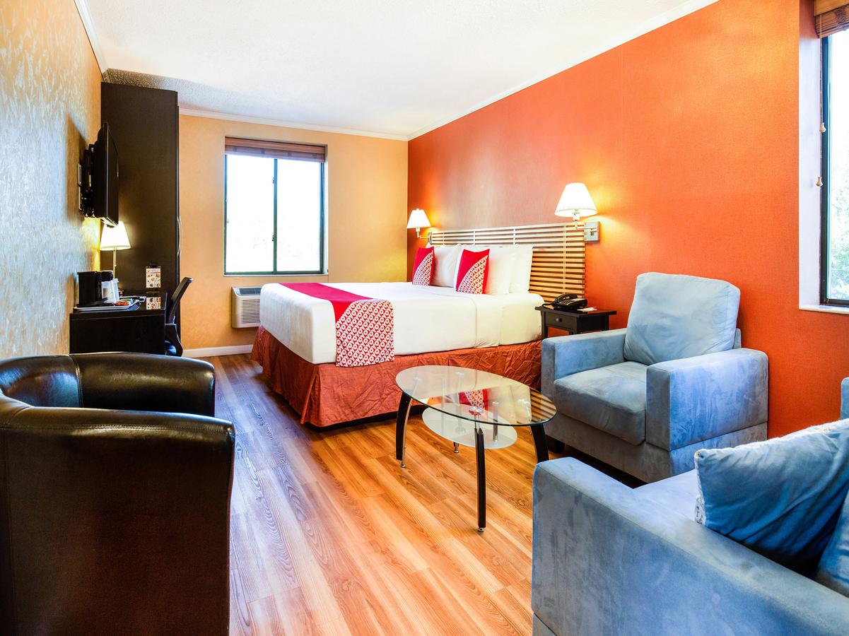 OYO Hotel JFK Airport - thumb 18