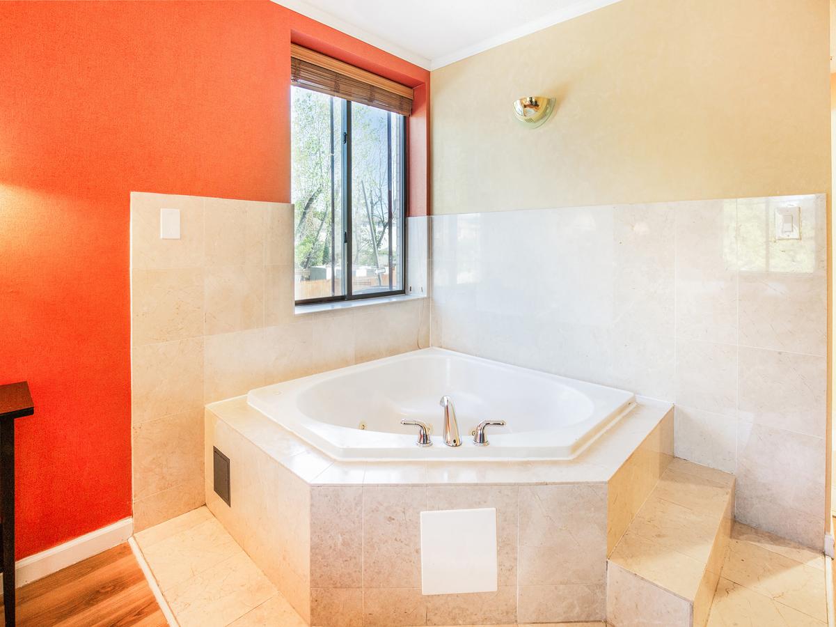 OYO Hotel JFK Airport - thumb 20