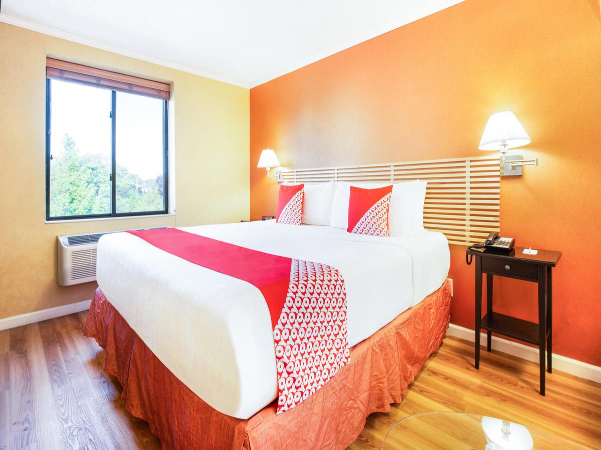 OYO Hotel JFK Airport - thumb 17