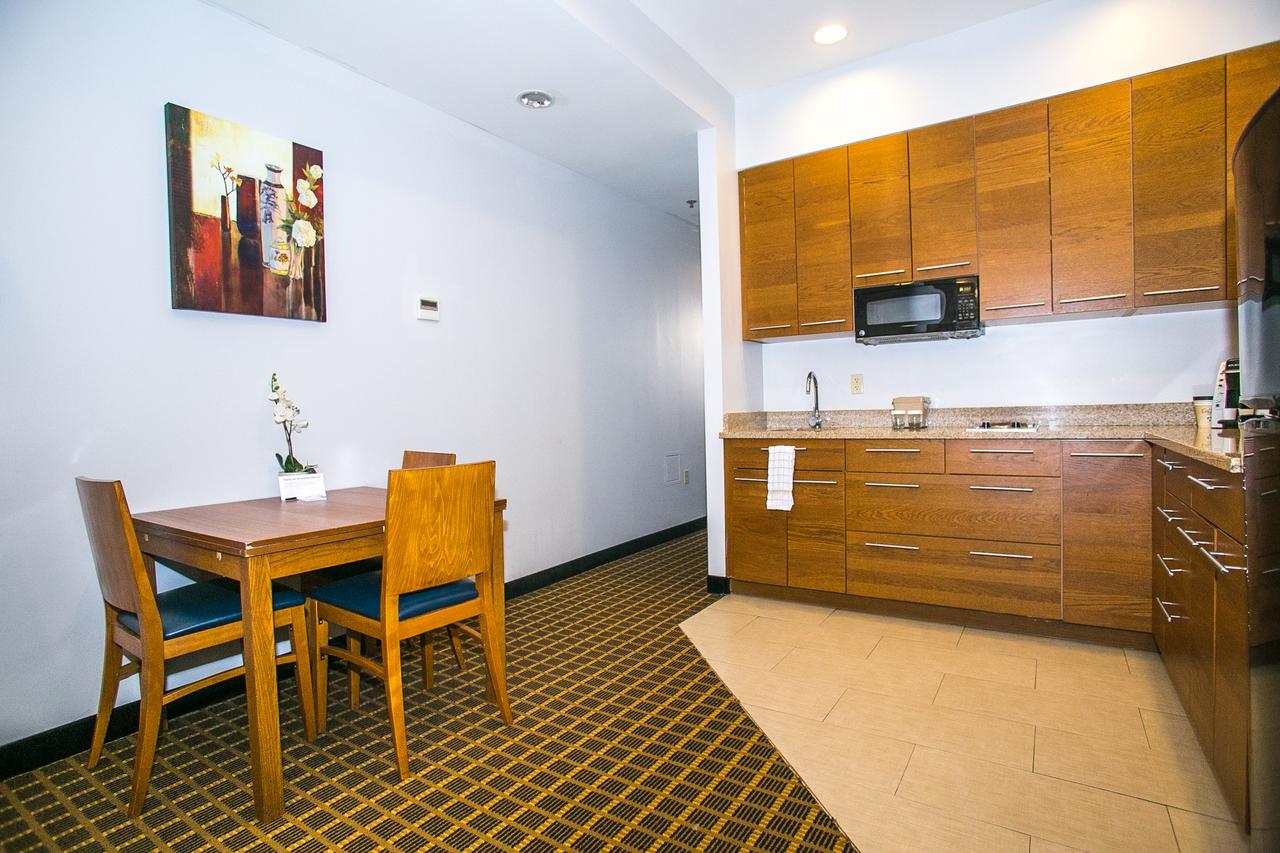 Pointe Plaza Hotel - thumb 31