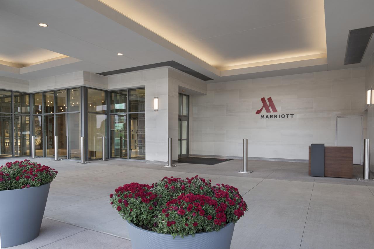 Buffalo Marriott Harborcenter - thumb 2