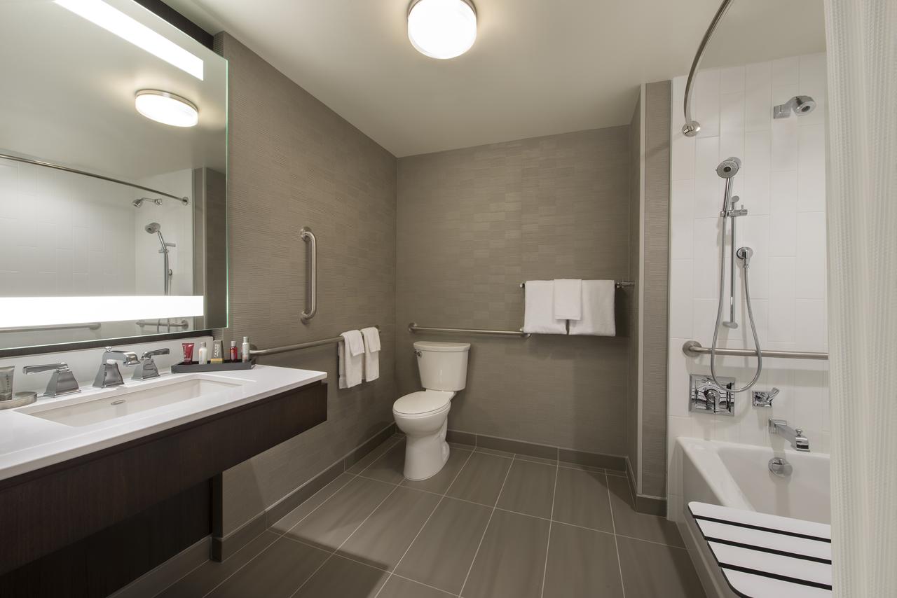 Buffalo Marriott Harborcenter - thumb 13