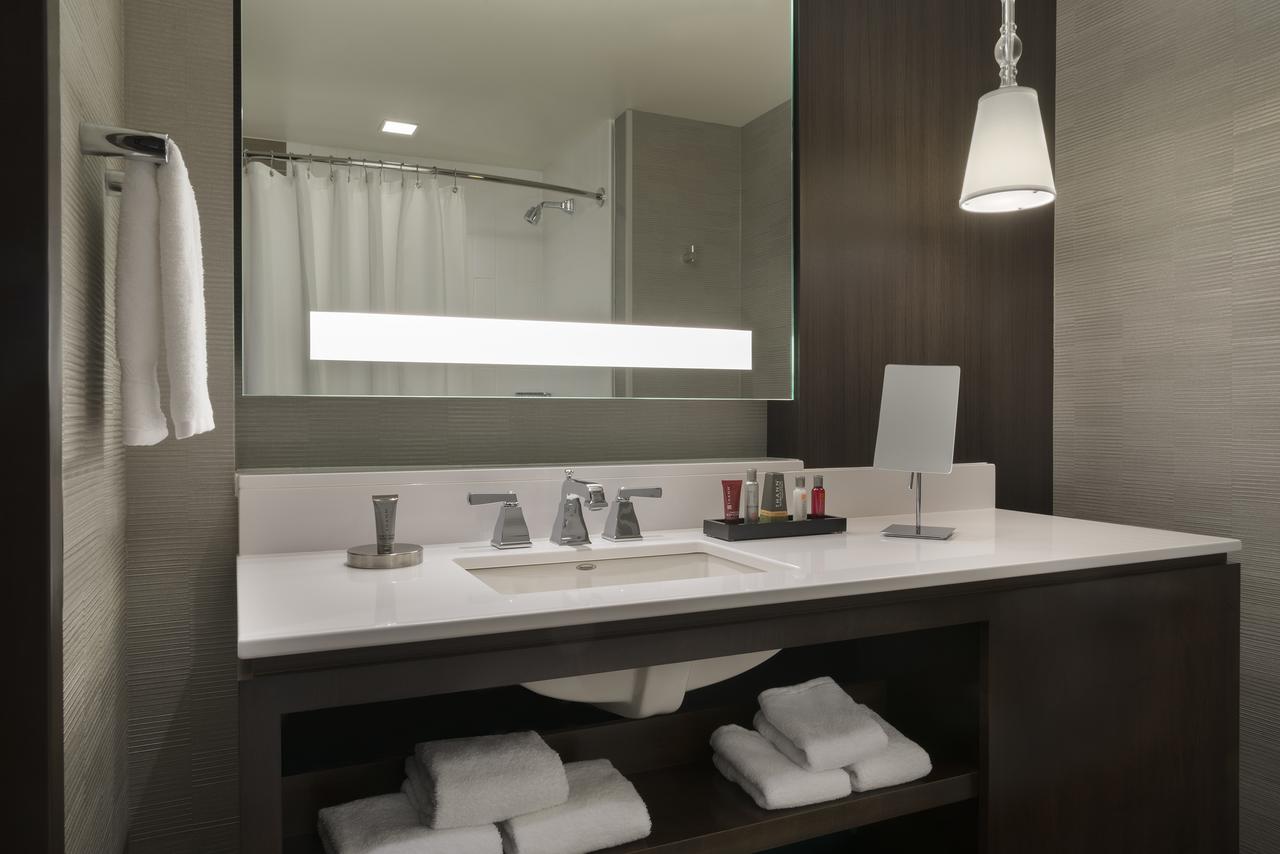 Buffalo Marriott Harborcenter - thumb 11