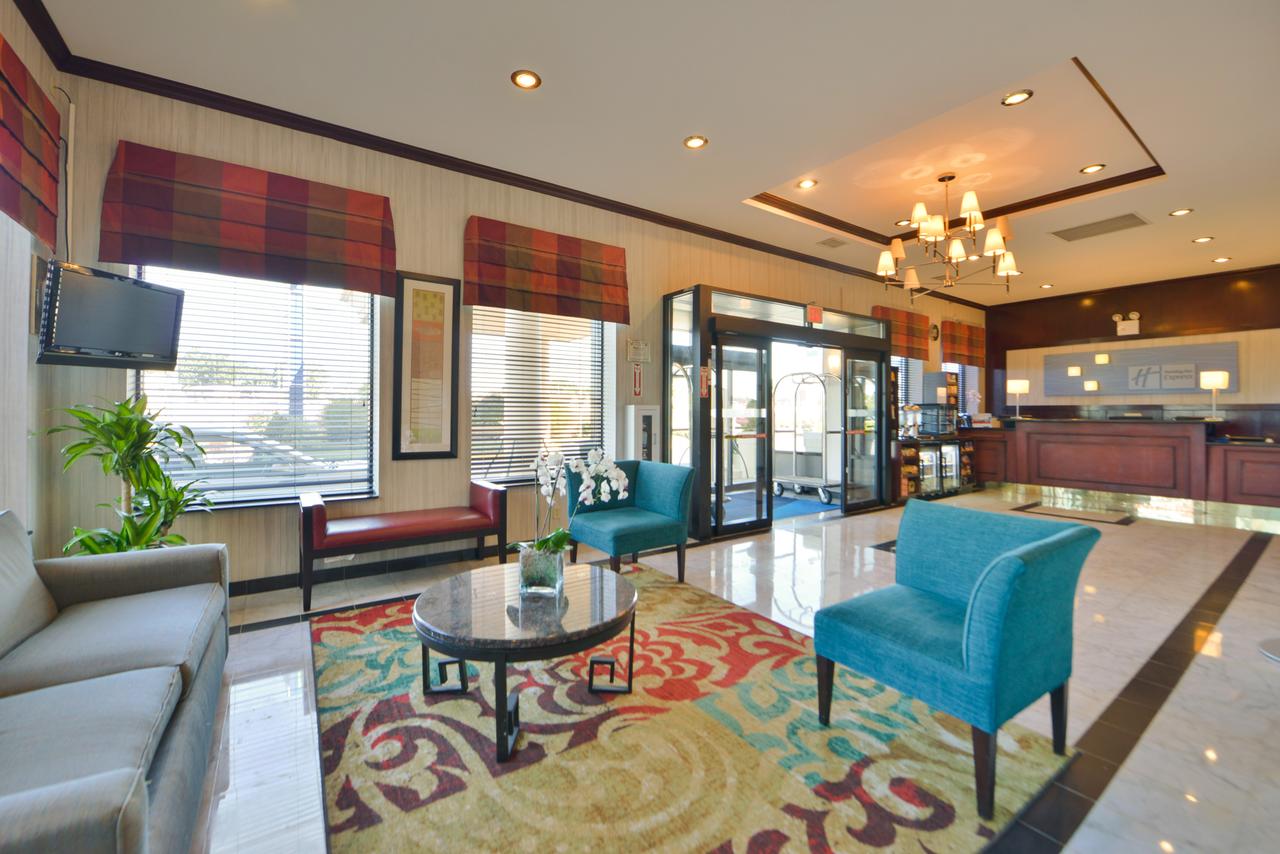 Holiday Inn Express Kennedy Airport - thumb 29