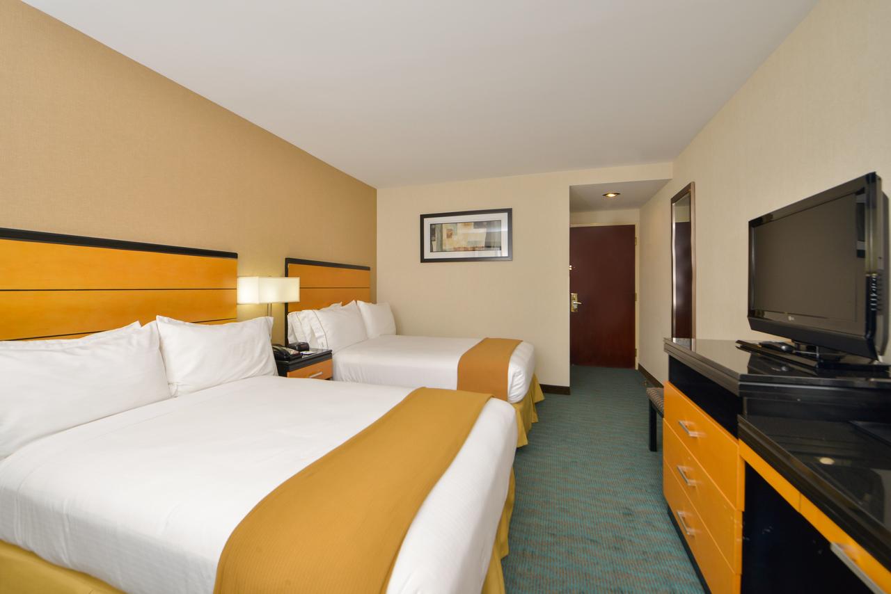Holiday Inn Express Kennedy Airport - thumb 20