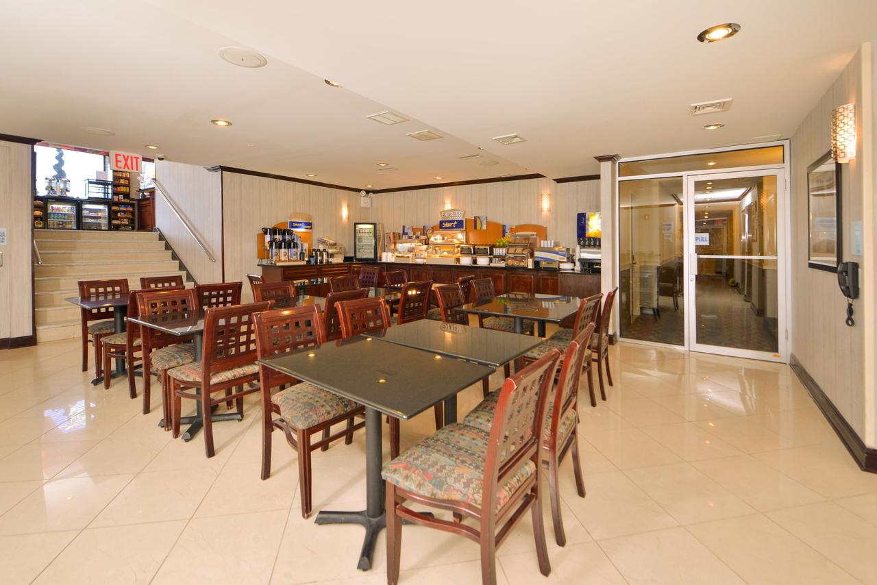 Holiday Inn Express Kennedy Airport - thumb 26