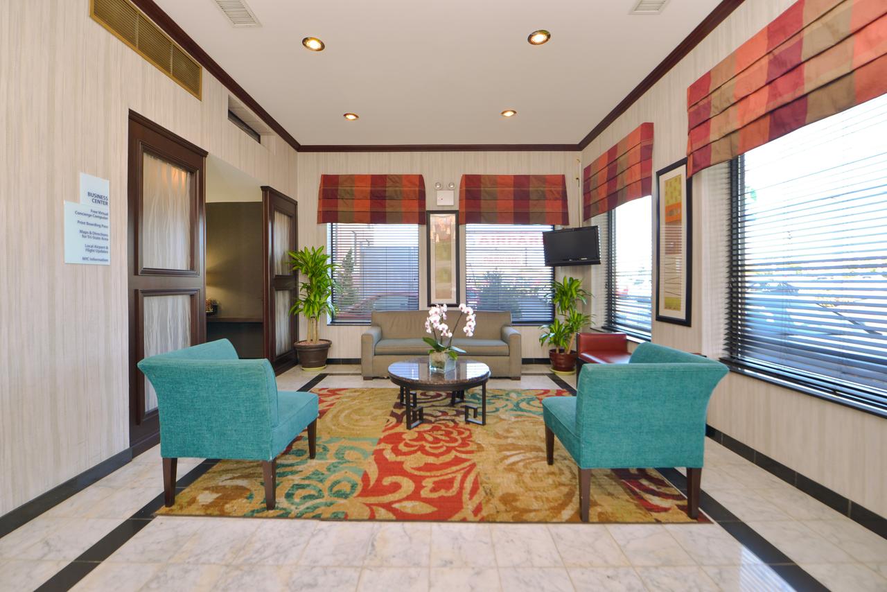 Holiday Inn Express Kennedy Airport - thumb 28