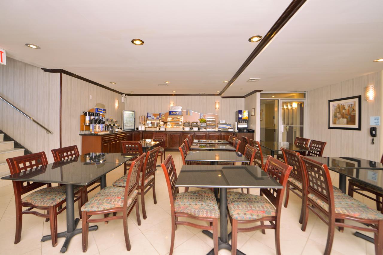 Holiday Inn Express Kennedy Airport - thumb 25