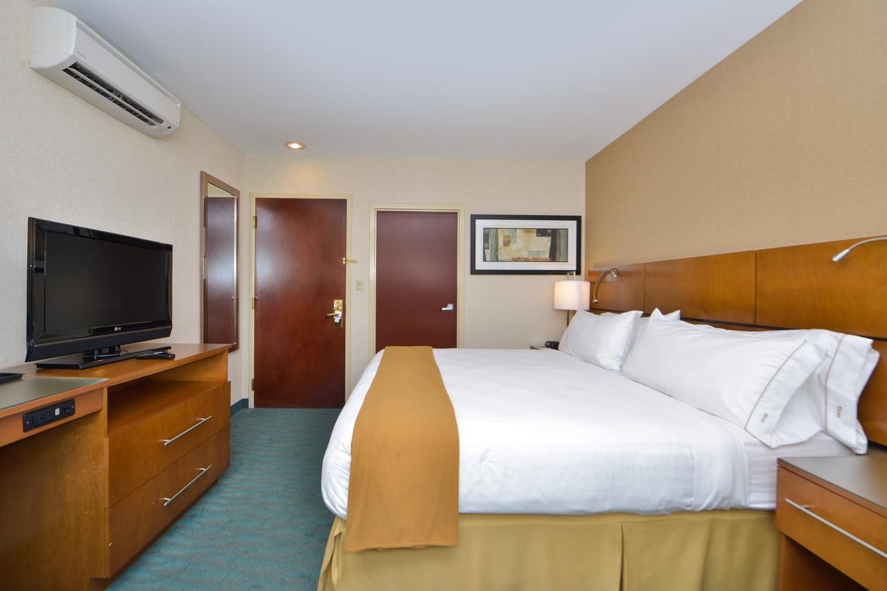 Holiday Inn Express Kennedy Airport - thumb 5