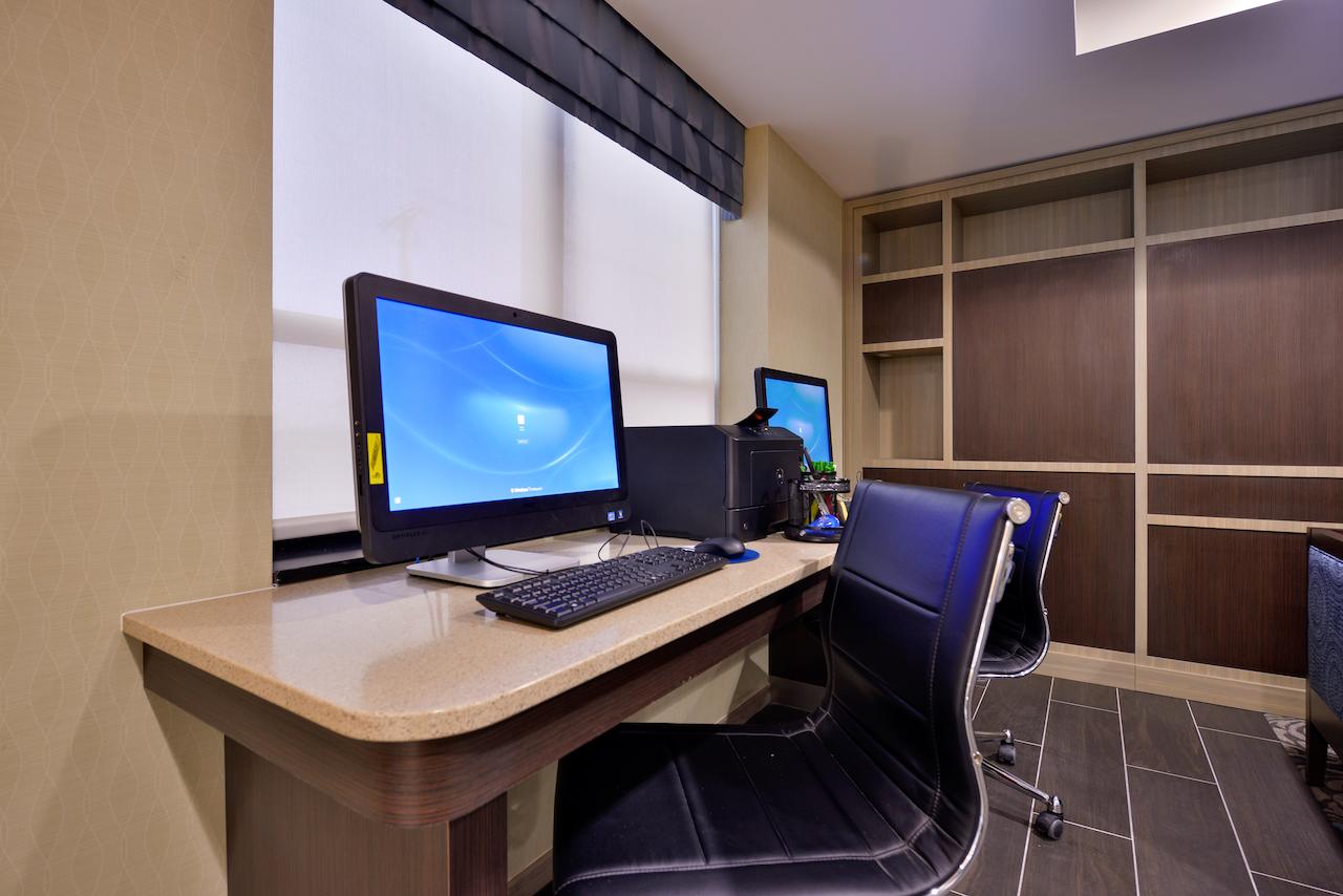 Holiday Inn New York-JFK Airport Area - thumb 10