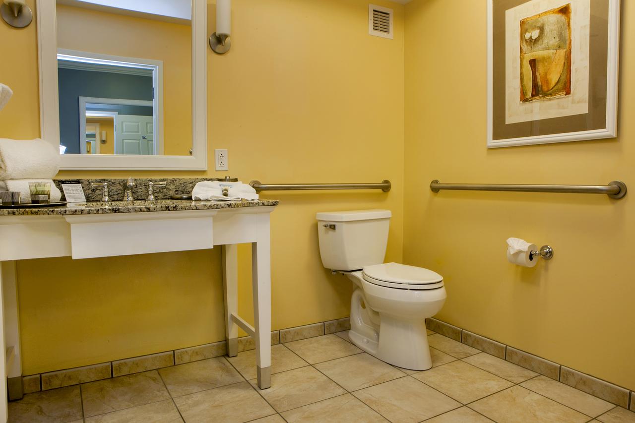 Watkins Glen Harbor Hotel - thumb 35