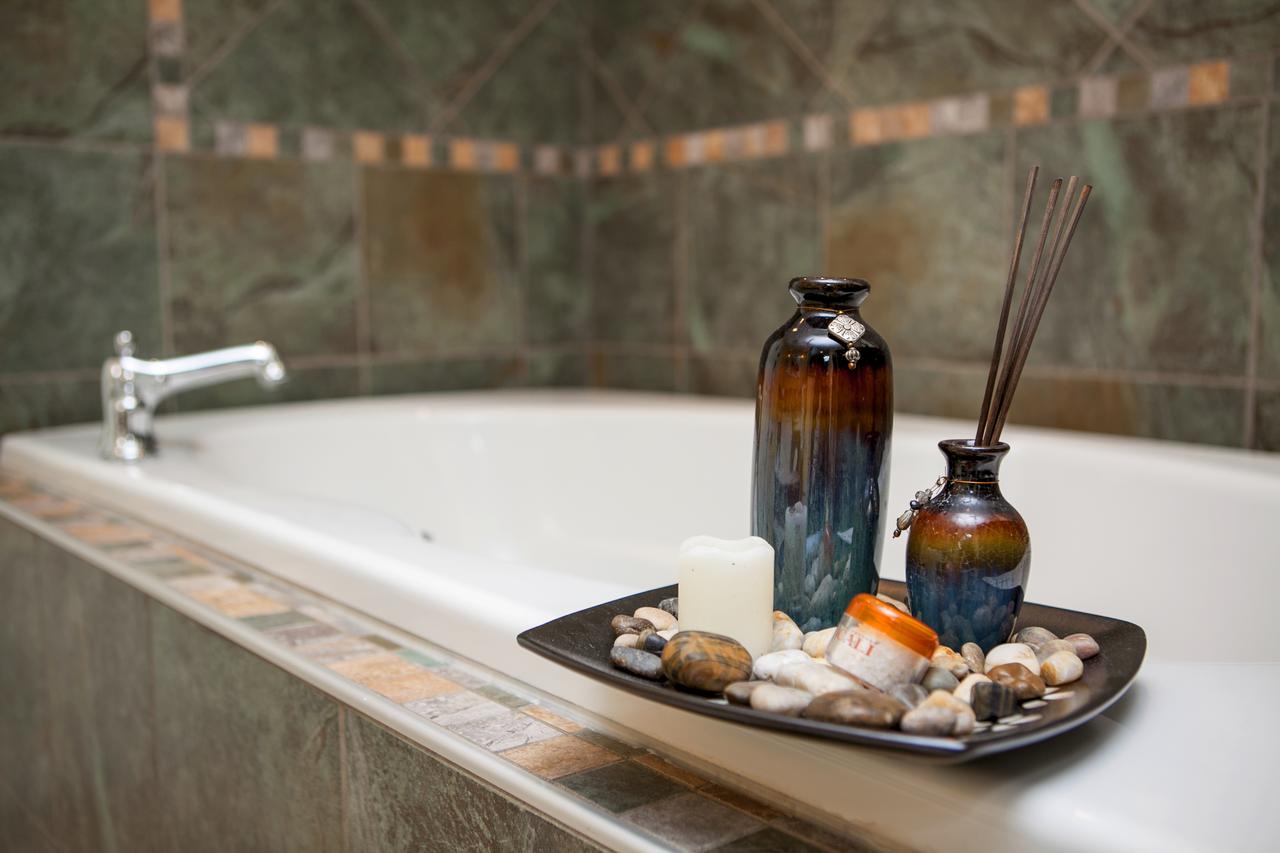 Watkins Glen Harbor Hotel - thumb 1