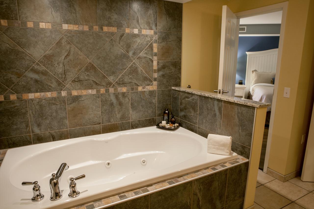 Watkins Glen Harbor Hotel - thumb 3