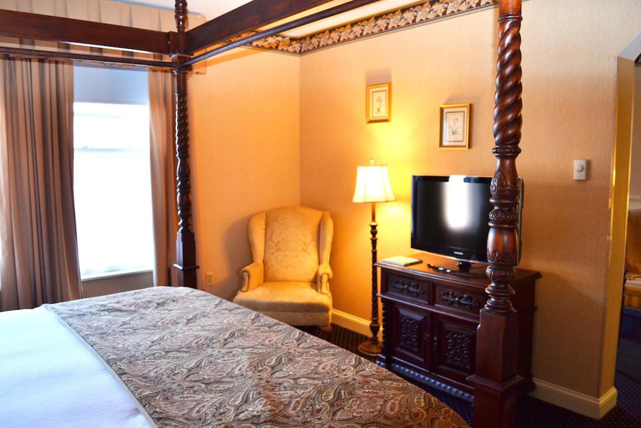 The Inn At Saratoga - thumb 15