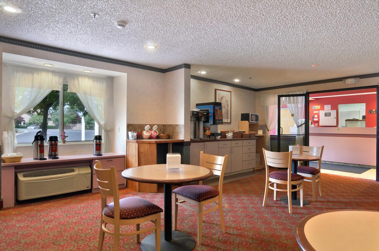 Americas Best Value Inn - East Syracuse - thumb 6