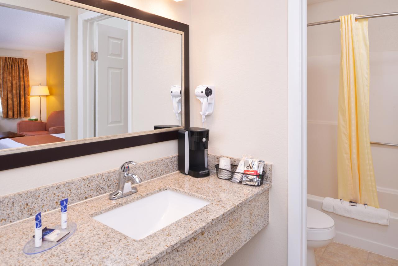 Americas Best Value Inn Plattsburgh - thumb 21