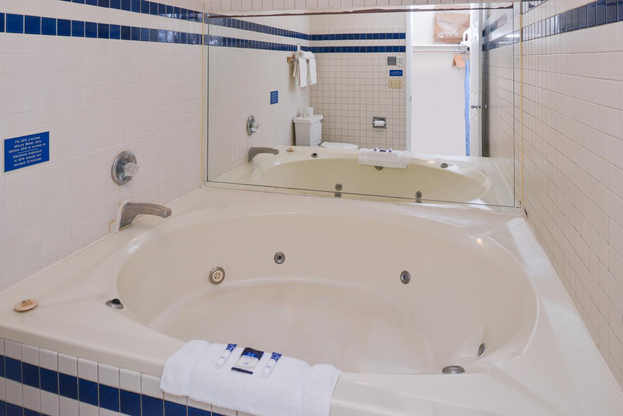 Americas Best Value Inn Plattsburgh - thumb 1