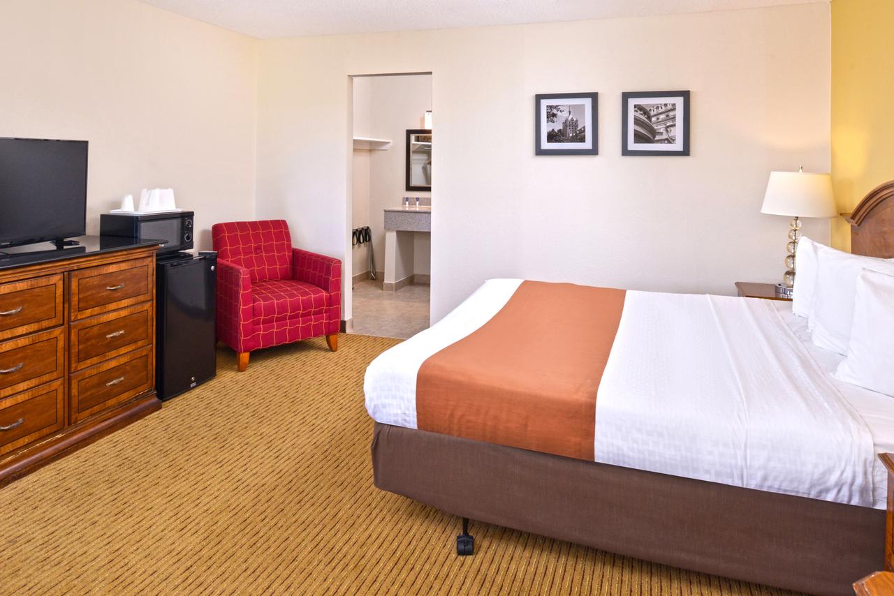 Americas Best Value Inn Plattsburgh - thumb 3