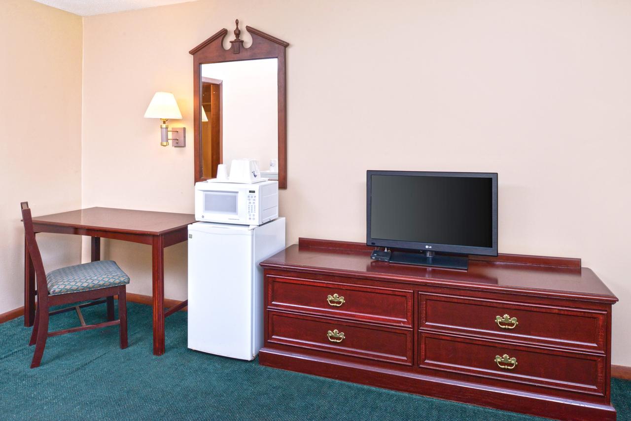 Americas Best Value Inn Plattsburgh - thumb 32