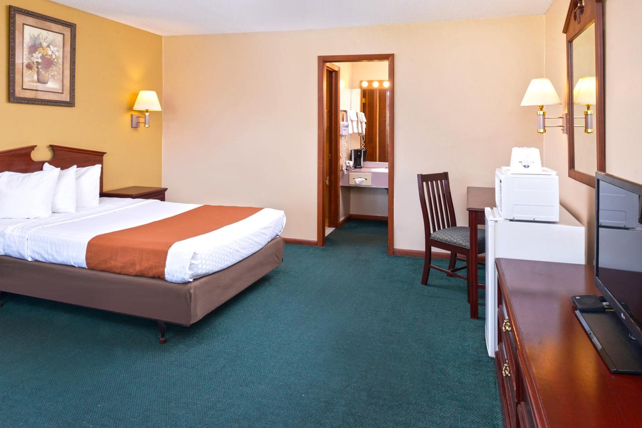 Americas Best Value Inn Plattsburgh - thumb 23