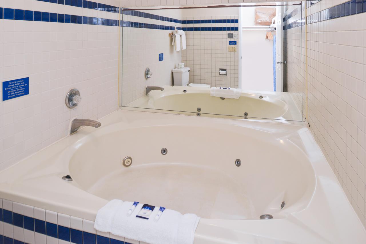 Americas Best Value Inn Plattsburgh - thumb 26