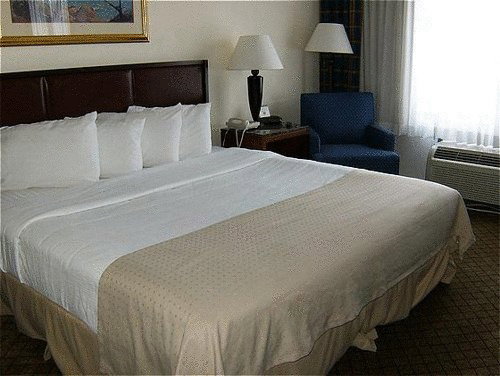 Ramada By Wyndham Fishkill - thumb 16