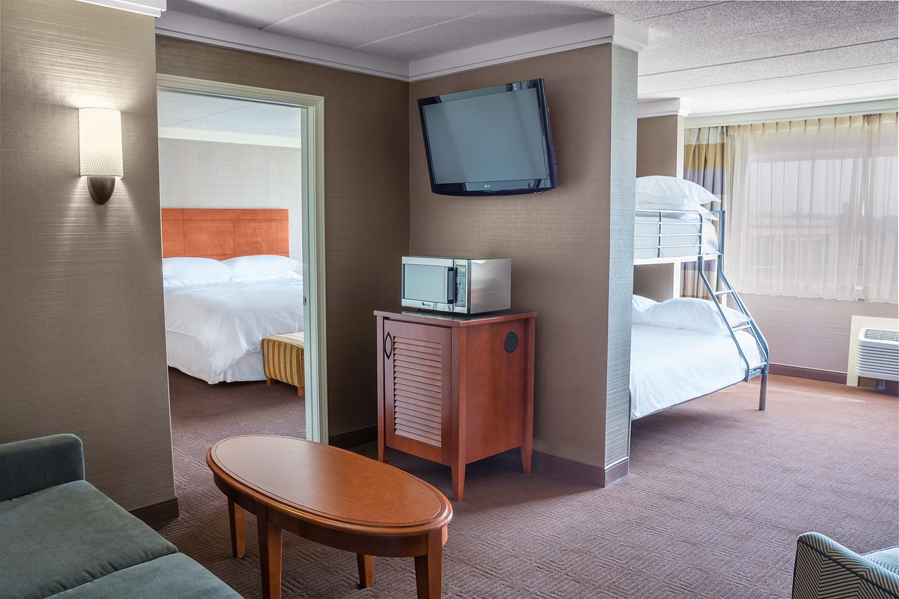 Sheraton Niagara Falls - thumb 2