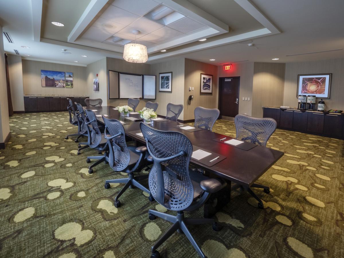The Hilton Garden Inn Buffalo-Downtown - thumb 13
