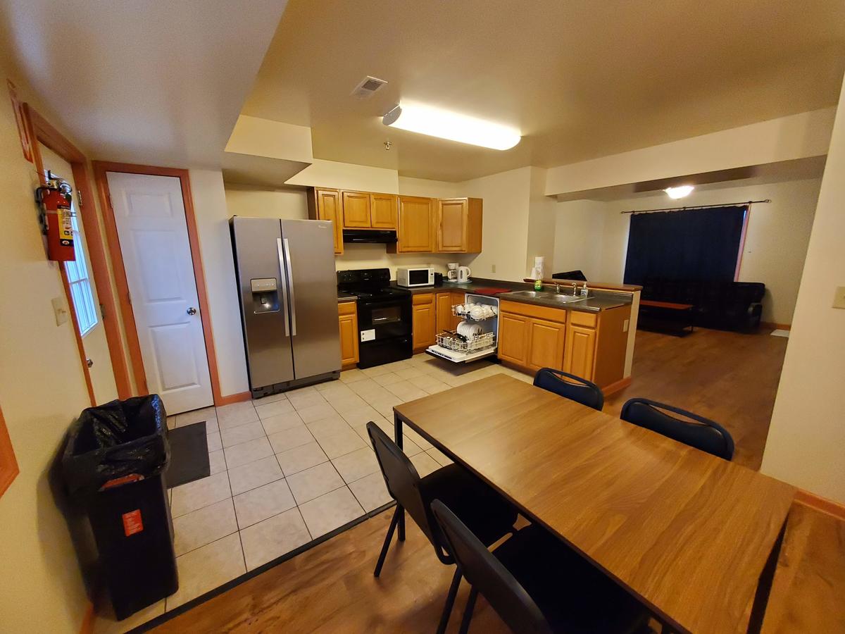 Stay Inn And Suites - thumb 5