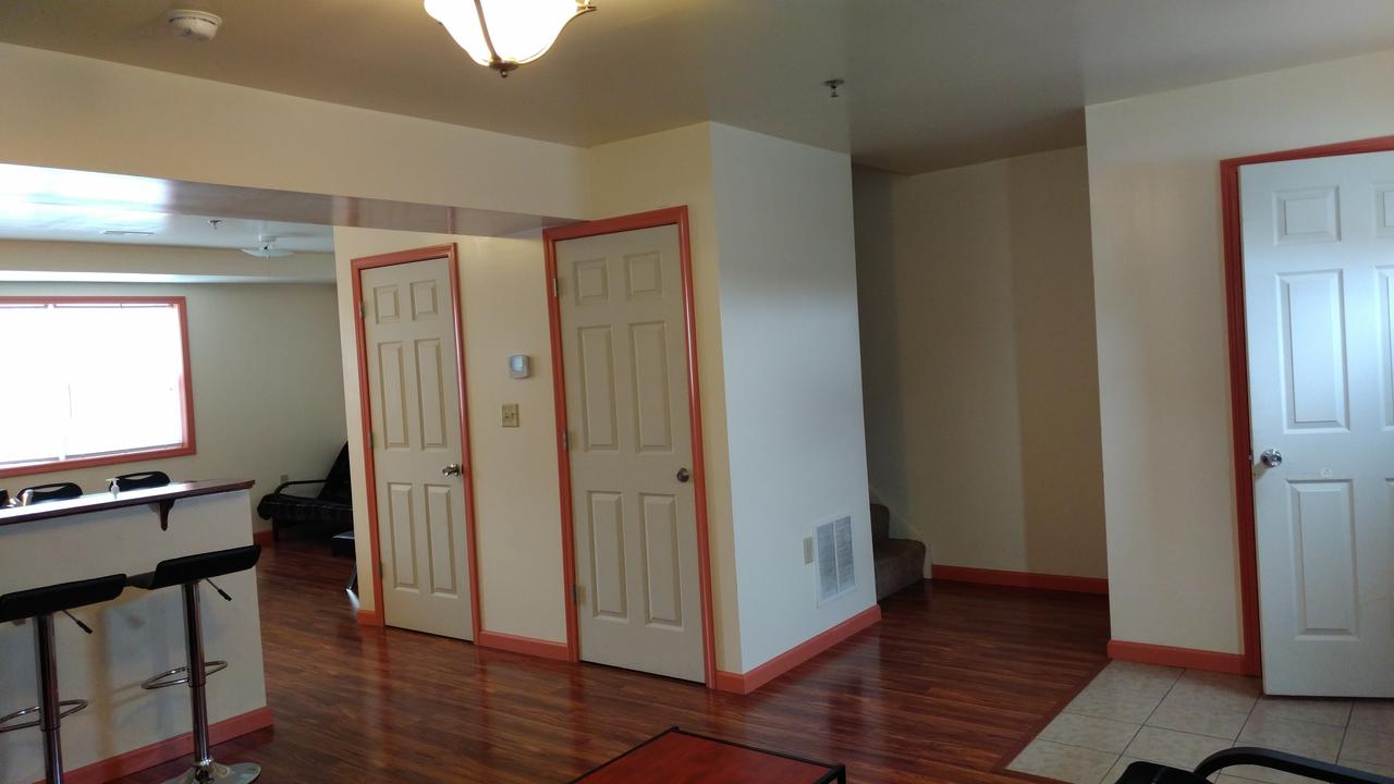 Stay Inn And Suites - thumb 7