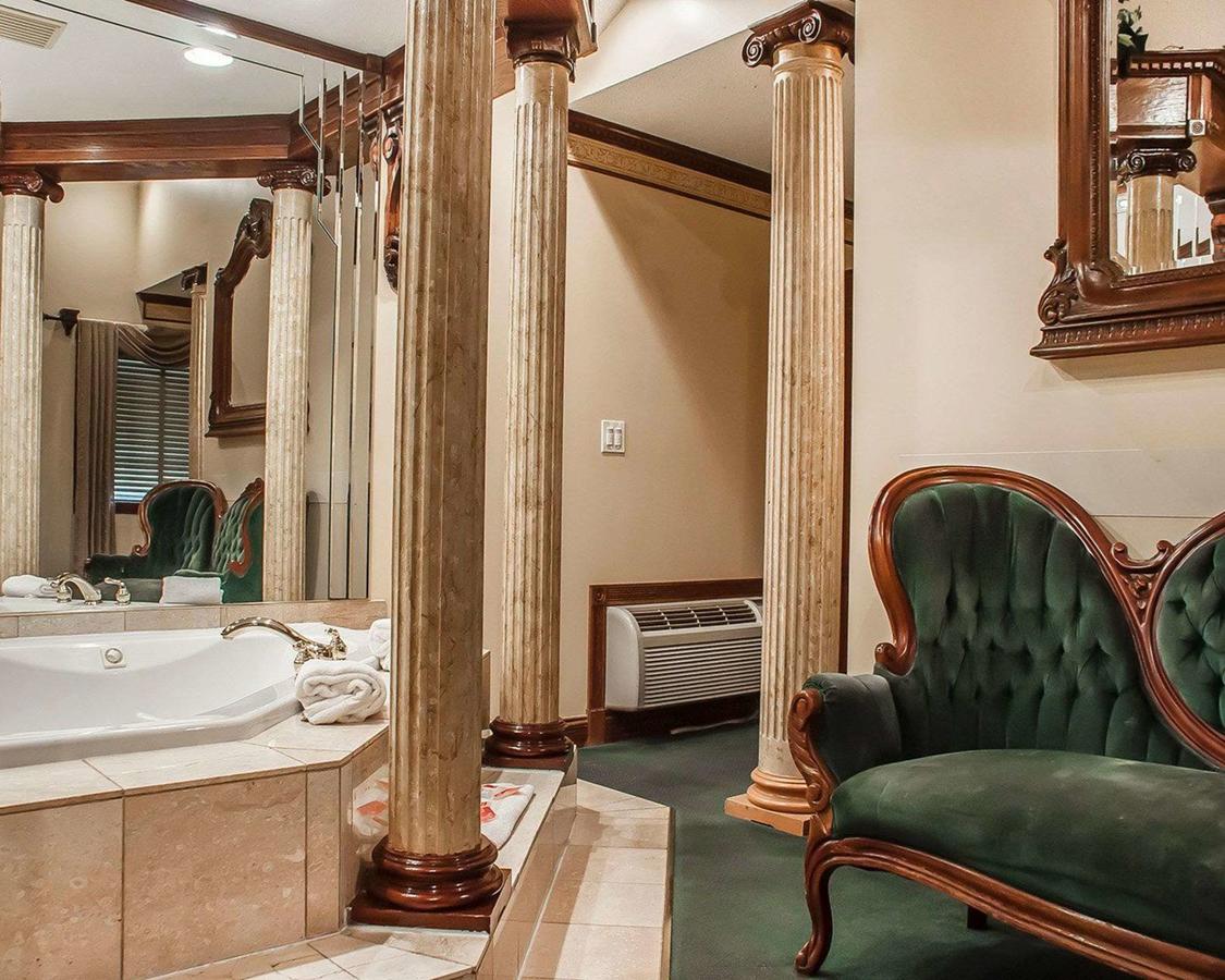 Econo Lodge At The Falls North - thumb 20