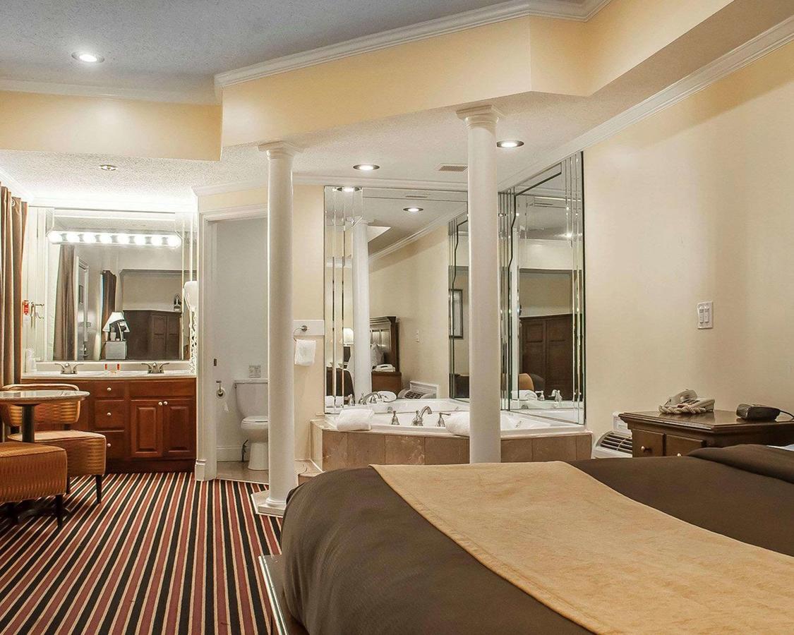 Econo Lodge At The Falls North - thumb 1