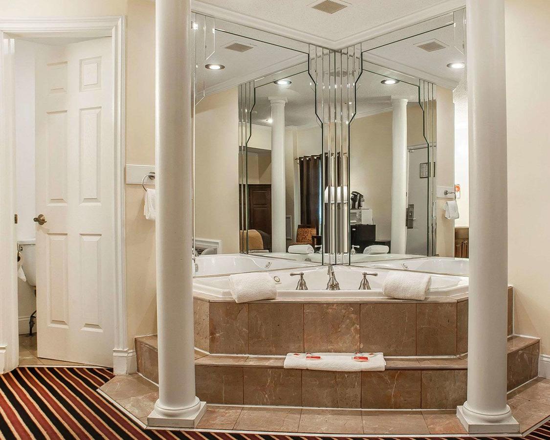 Econo Lodge At The Falls North - thumb 11