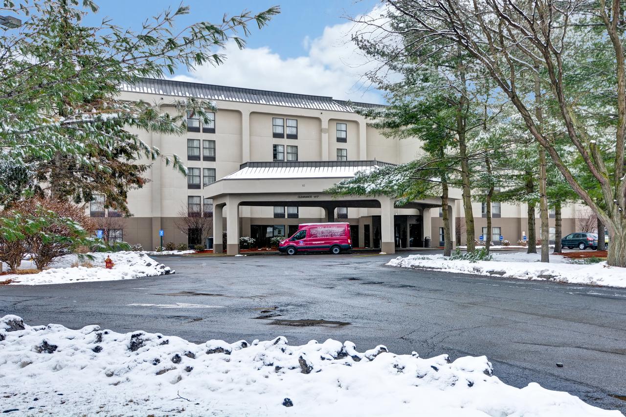 Hampton Inn Albany-Wolf Road - thumb 1