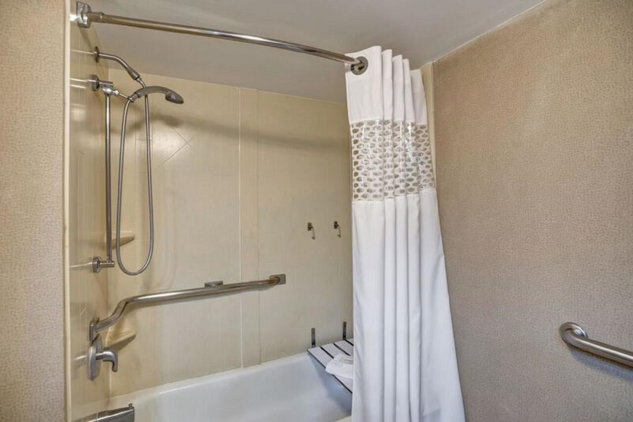 Hampton Inn Albany-Wolf Road - thumb 27