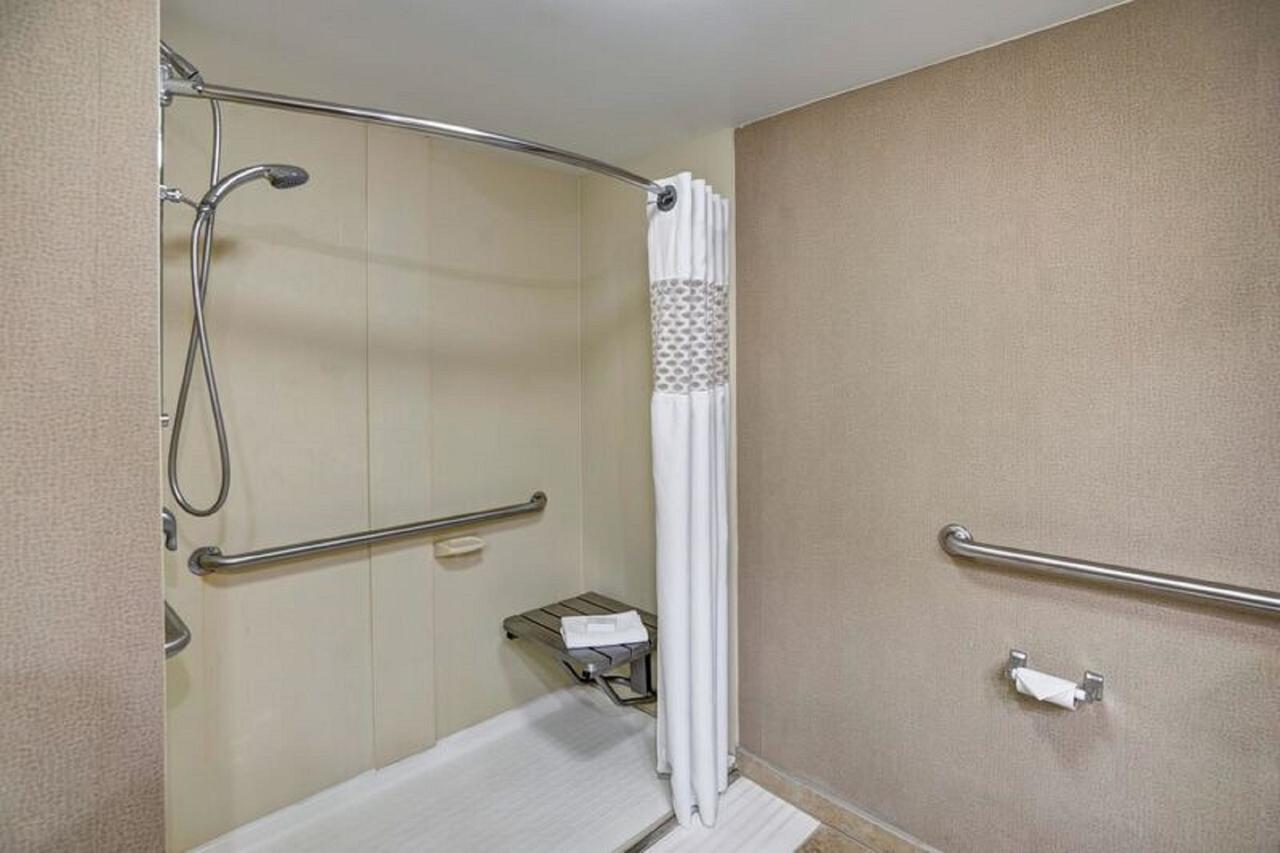 Hampton Inn Albany-Wolf Road - thumb 28
