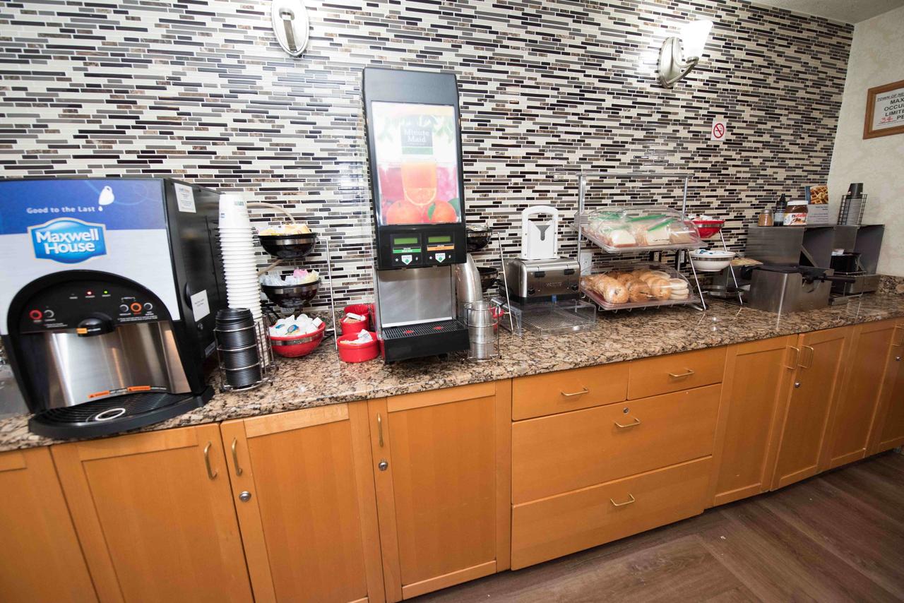 Best Western New Baltimore Inn - thumb 25