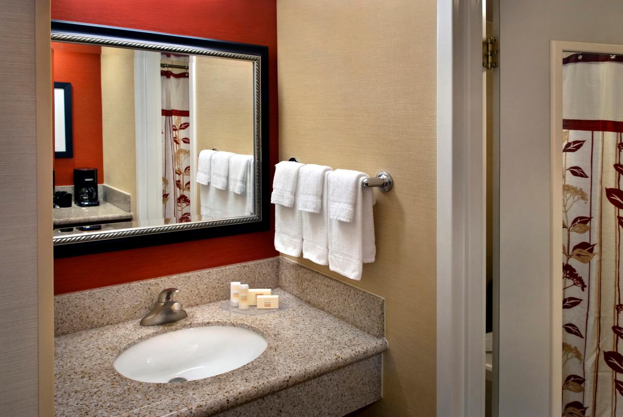 Courtyard By Marriott Fishkill - thumb 16